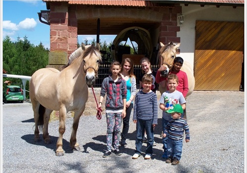 Unser Pferd mit Kindern